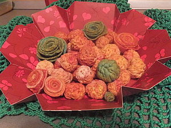 Бусины и цветочки (утилизация войлока) | Ярмарка Мастеров - ручная работа, handmade