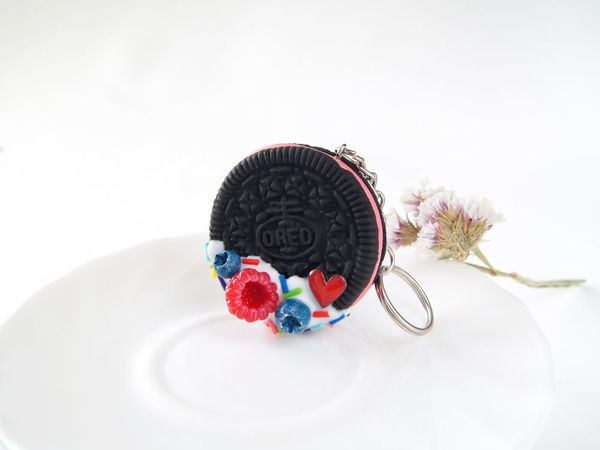 ВИДЕО. Брелоки на ключи или сумку с печеньем OREO из полимерной глины | Ярмарка Мастеров - ручная работа, handmade