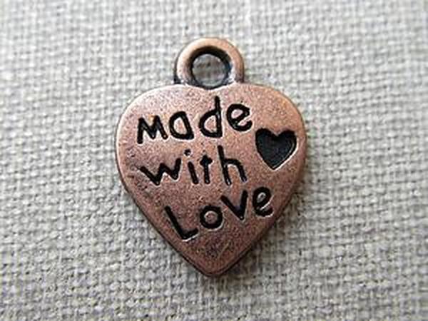 Made with. Подвесочки made with Love. Надпись made in Love. Made_with_Love приват. Украшения с надписями на заказ недорого.