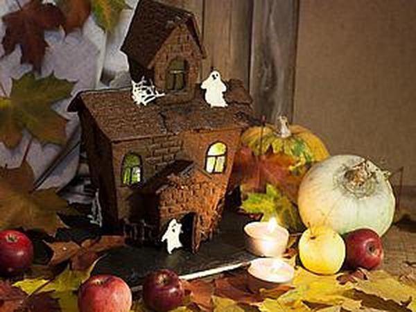 Getting Ready for Halloween: Cooking a Haunted House | Livemaster - handmade