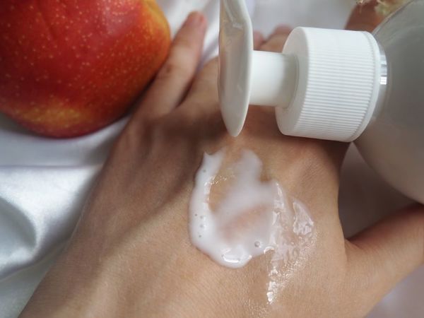 Как сделать молочко для кожи рук своими руками