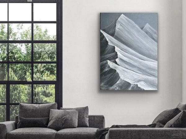 Модульные картины в интерьере гостиной над диваном — фото дизайна