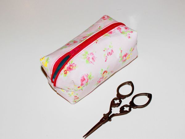 Sewing a Cute DIY Vanity-bag | Livemaster - handmade