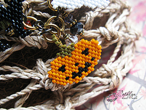 Patterns for Bead Pendants for a Halloween Bracelet | Livemaster - handmade