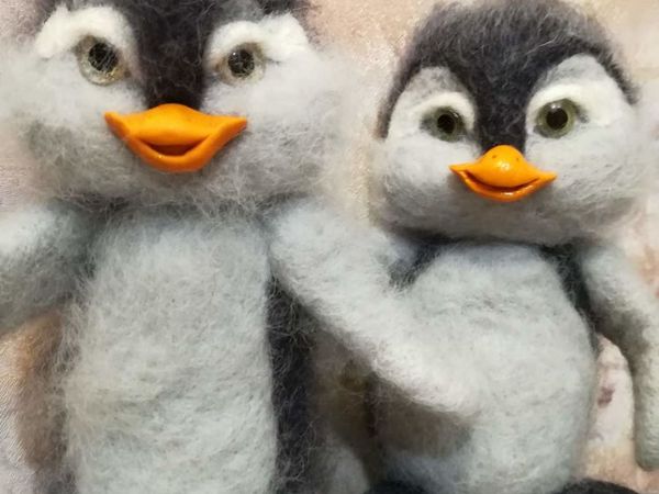 2 уютных зимних Пингвина из помпонов