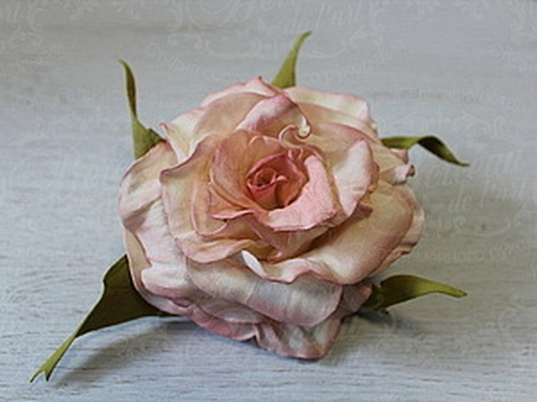 Создаем очень красивые маленькие розы из фоамирана своими руками