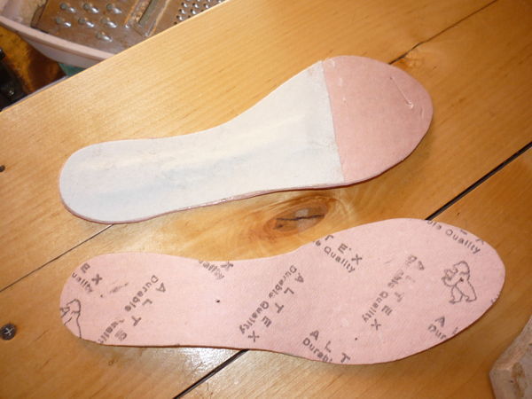 Как сделать стельки для обуви с подогревом?
