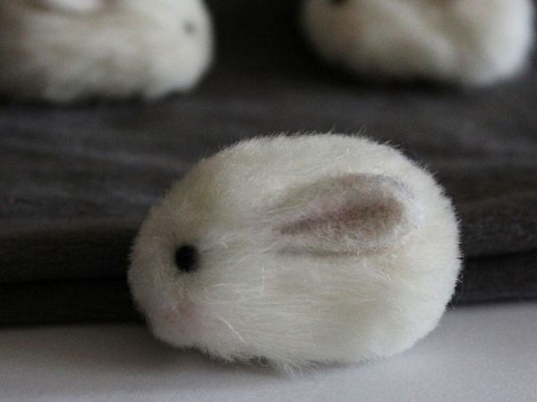 Брошка-зайка своими руками, или Один повод не выбрасывать обрезки | Ярмарка Мастеров - ручная работа, handmade
