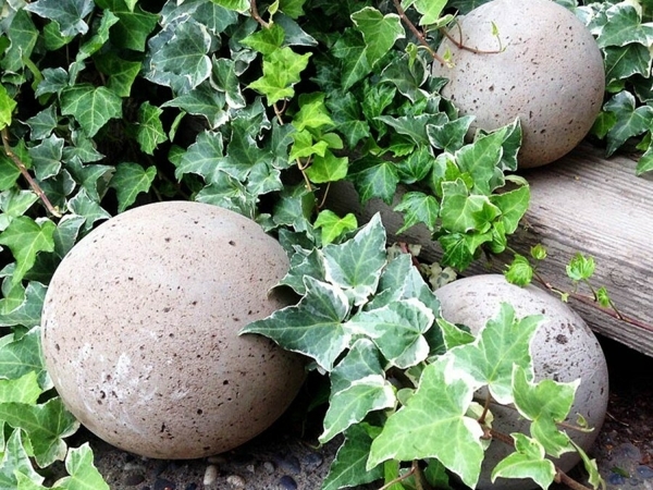 Идеи для садовых шаров из бетона