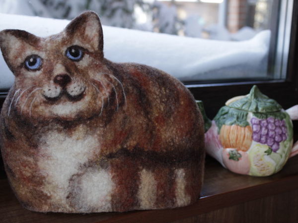 Валяние котика -грелки на чайник, шерстяная живопись | Ярмарка Мастеров - ручная работа, handmade