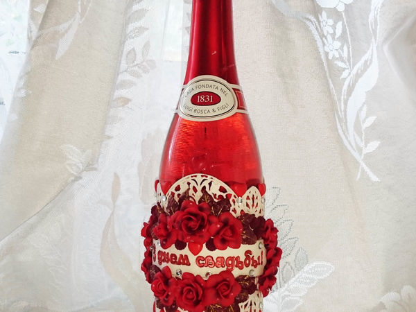 Как украсить бутылку шампанского на свадьбу своими руками?