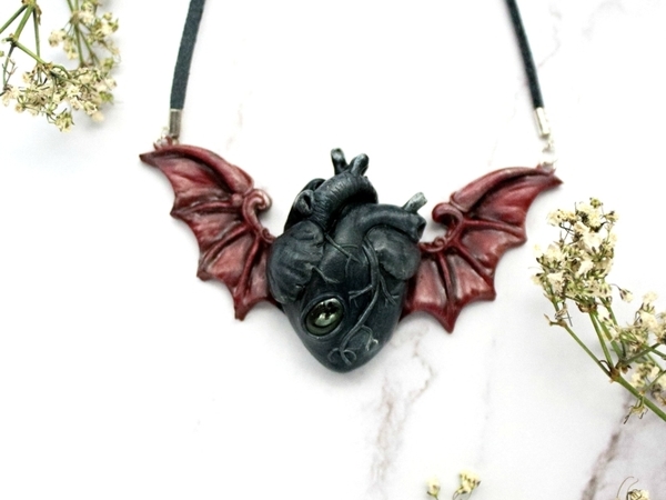 Сердце летучей мыши. Кулон | Ярмарка Мастеров - ручная работа, handmade