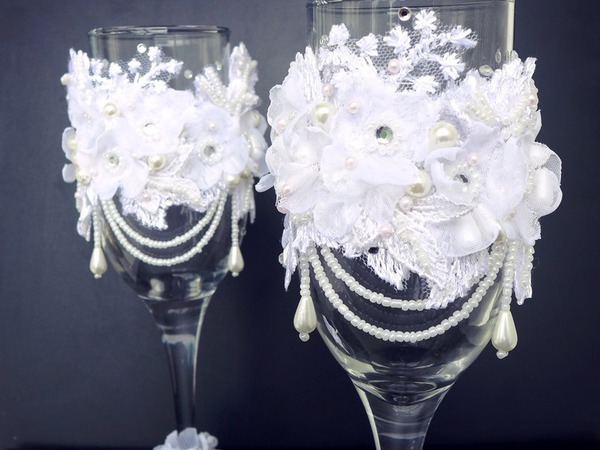 7 способов украсить свадебные бокалы своими руками