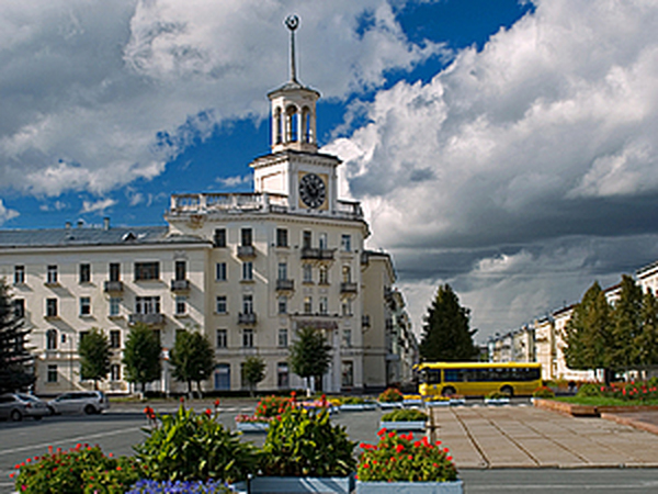 День железногорска красноярского края. Архитектура города Железногорск. Железногорск Красноярский край тарелки. Балтийский Железногорск Красноярского края. Город Железногорск Ставропольский край.