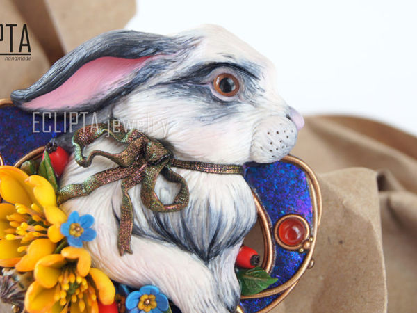 ВИДЕО. Брошь-кулон Spring из полимерной глины, кролик, заяц | Ярмарка Мастеров - ручная работа, handmade