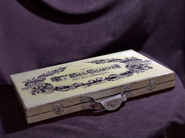 Video Tutorial: Transformation of an Old Pen Case — Implantation of a Printout | Livemaster - handmade