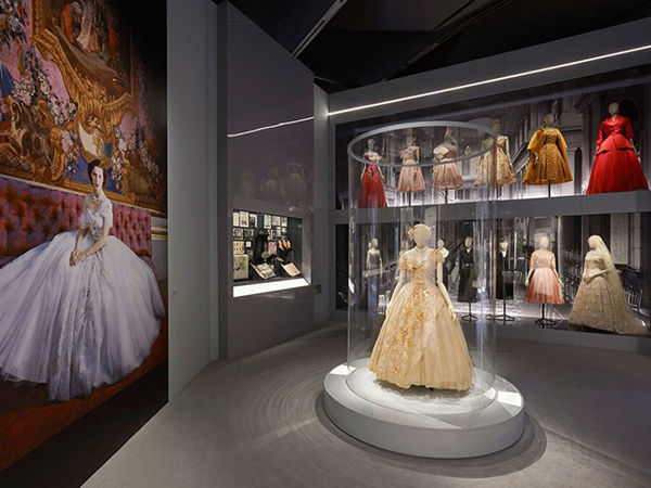 Dior Declares his Love for England: Christian Dior Retrospective Exhibition Opened in London | Ярмарка Мастеров - ручная работа, handmade