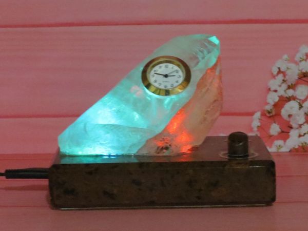 Часы с подсветкой — обсидиан и горный хрусталь | Ярмарка Мастеров - ручная работа, handmade