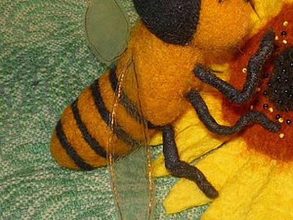 Оборванное пчелиное крыло — Официальная Terraria Wiki