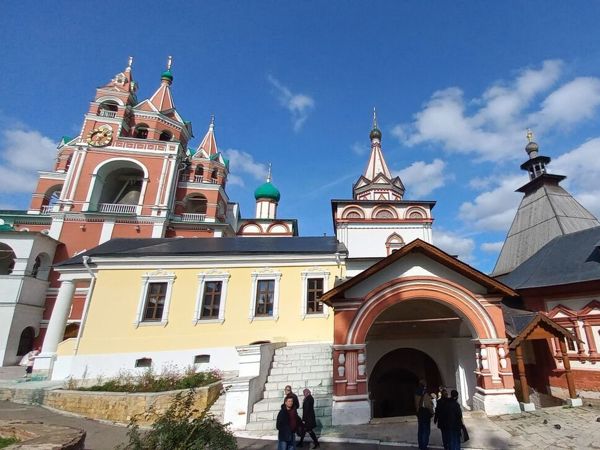 Мебельная фурнитура в звенигороде