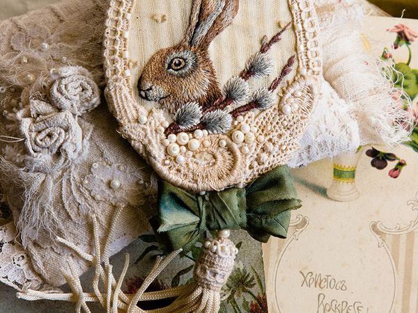 Embroidered Brooch with Easter Bunny | Livemaster - handmade