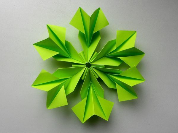 Осенние листья из бумаги: делаем оригами вместе с детьми
