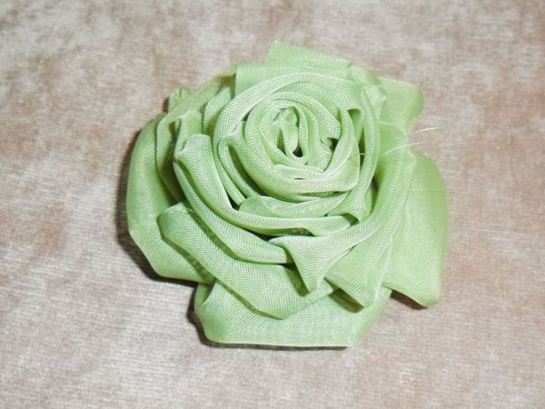 Как сшить многолепестковую розу из ткани