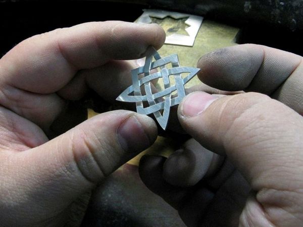 Как выпилить и обработать заготовку под кулон | Ярмарка Мастеров - ручная работа, handmade