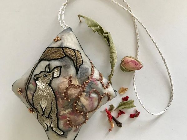 Embroidered Bag Pendants by May Lilyq from Japan | Livemaster - handmade