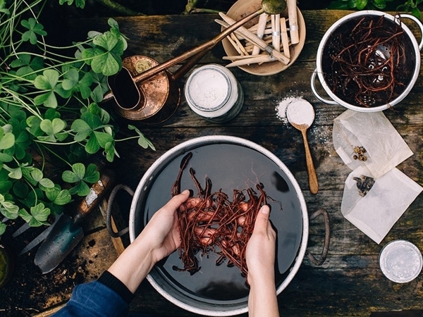 Girl Refuses Synthetics & Paints All Fabrics With Her Own Hands. 15 Best Natural Dyes Inside! | Livemaster - handmade