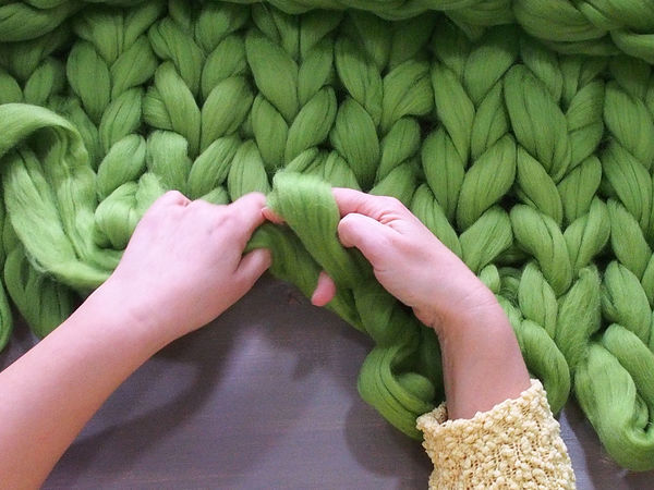 МК Вяжем плед из гигантской пряжи | Ярмарка Мастеров - ручная работа, handmade